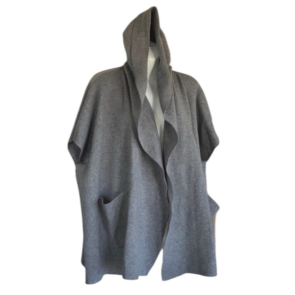 THE LIFESTYLED CO Hoodie, Women's M EUC, Gray, Short sleeves, Pockets, oversized